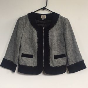Adorable cropped blazer